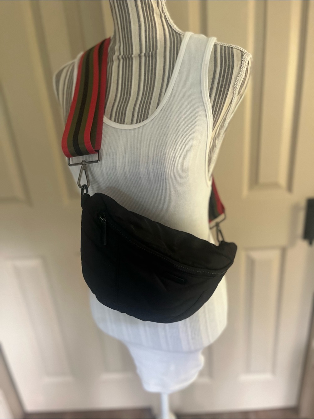 BCBG generation Crossbody bag black quilted with removable adjustable strap